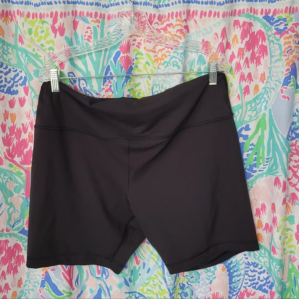 Women's Black Shorts Lululemom Size 20